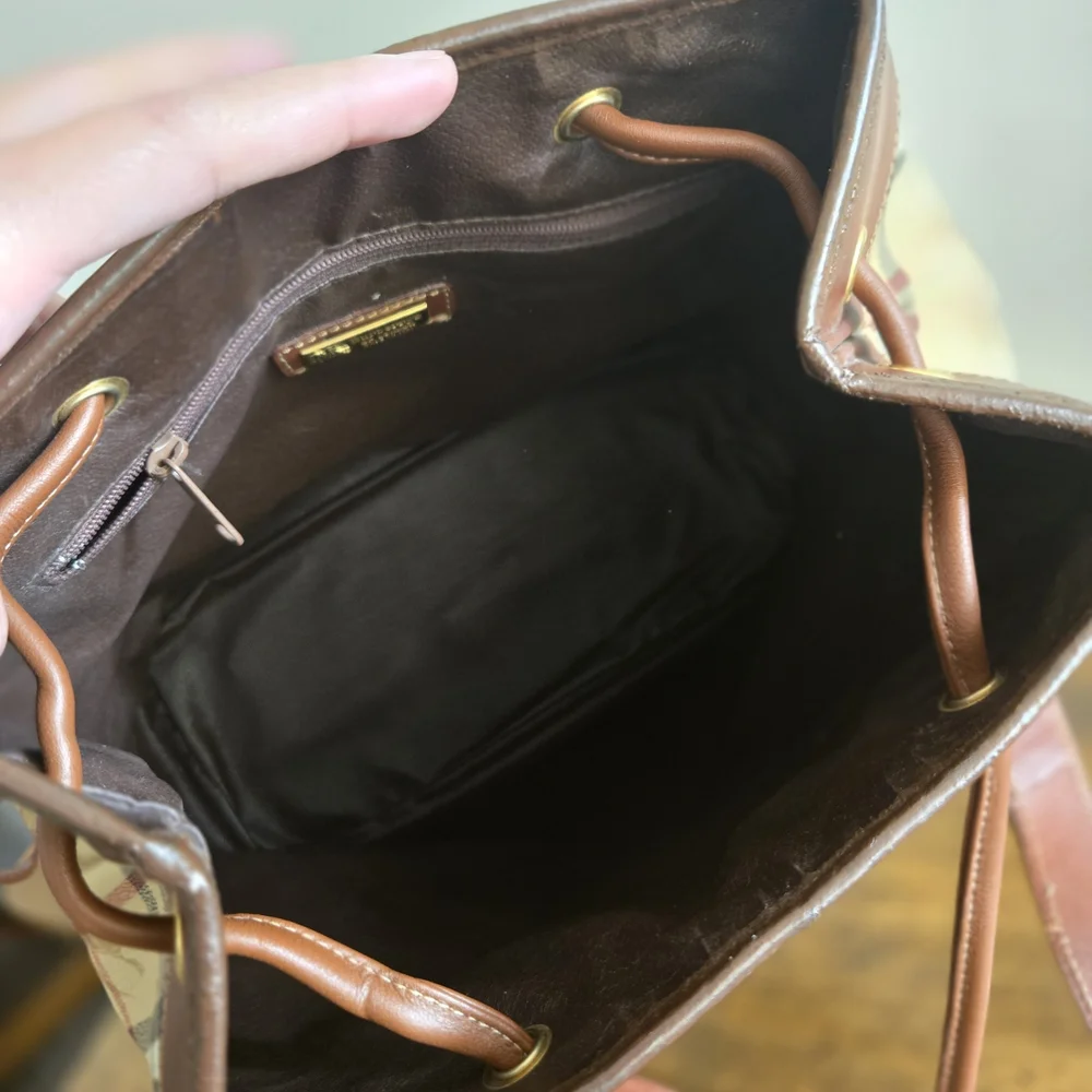 Burberry Beige Vintage Bucket Bag And Wallet - Picture 5 of 11